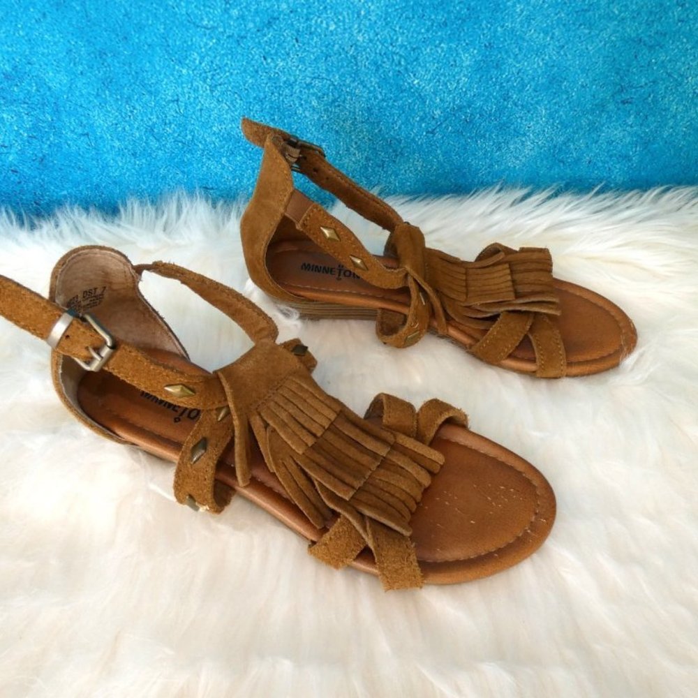 MinneTonka Melina Fringe Wedge Size 7 - Picture 7 of 15